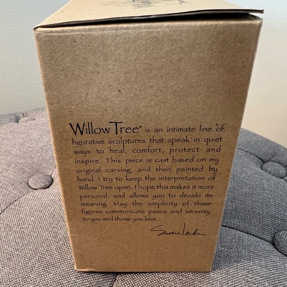 Willow Tree Angel of Learning Ornament, Sculpted Hand-Painted Figure. #26049 - Picture 10 of 10